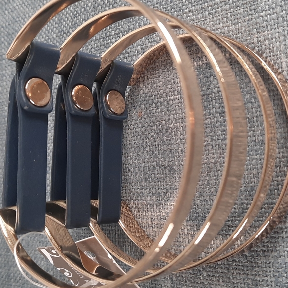 Fun Leather Strap Button Closure Cuff Bracelet Navy Blue Gold Metal Bands - Picture 6 of 7